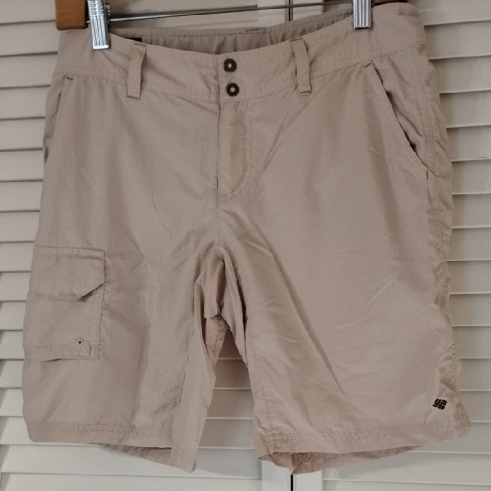 Columbia Women's Tan Cargo Shorts - Picture 3 of 6